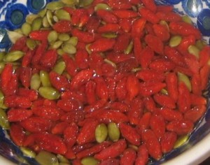 soaking gojis and pumpkin seeds