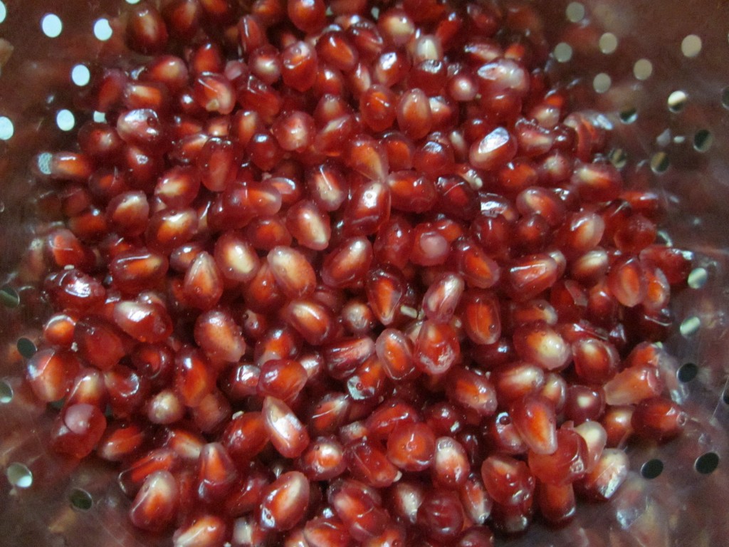 Pomegranate drain seeds