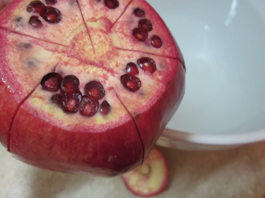 Pomegranate scoring along edges