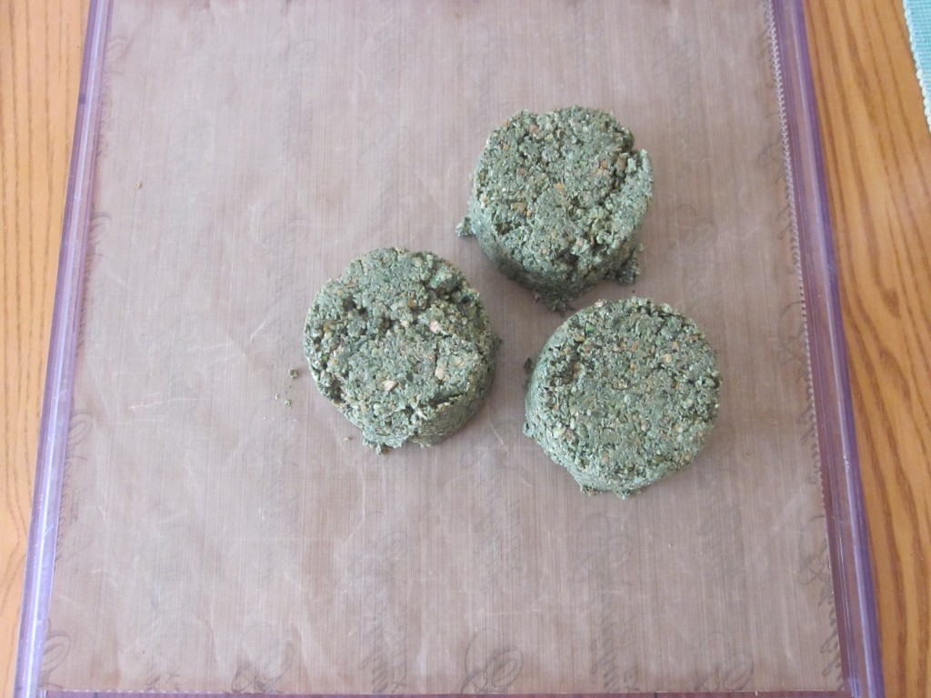 Green Chia Nut Crackers Recipe - 3 cups on teflex
