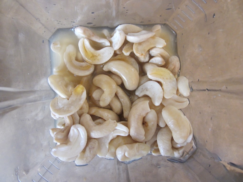 Luscious Vegan Lemon Squares Recipe - filling blend cashews with lemon juice and agave