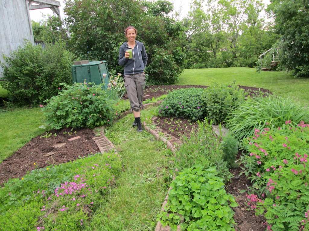 13 05 08 vegetable garden plot 10 hardest garden worker with green smoothie reward