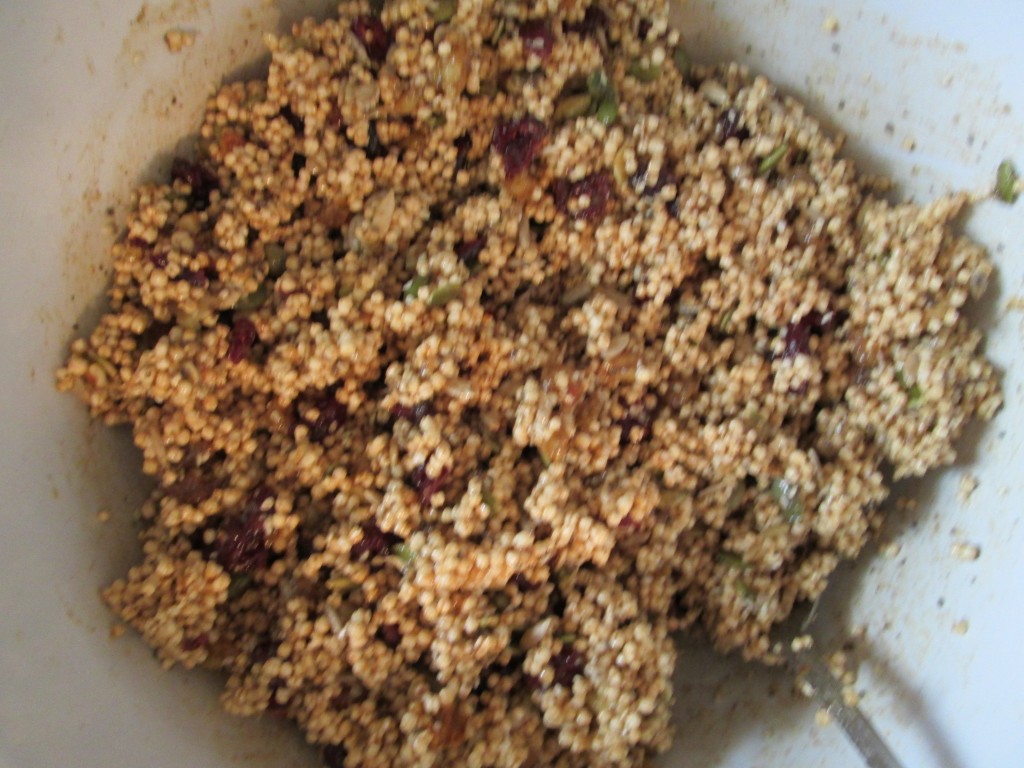 Puffed Quinoa Energy Bars Recipe - mix