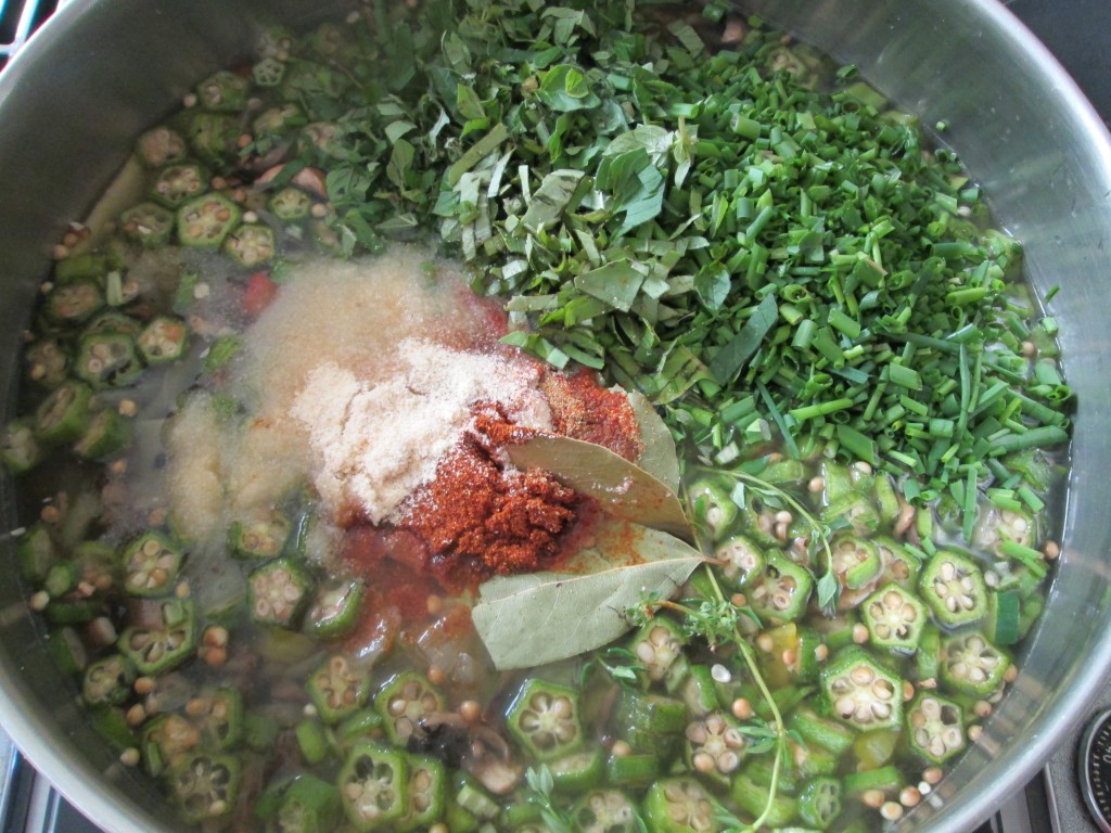 Hearty Vegan Gumbo Soup Recipe - 10seasonings in pot
