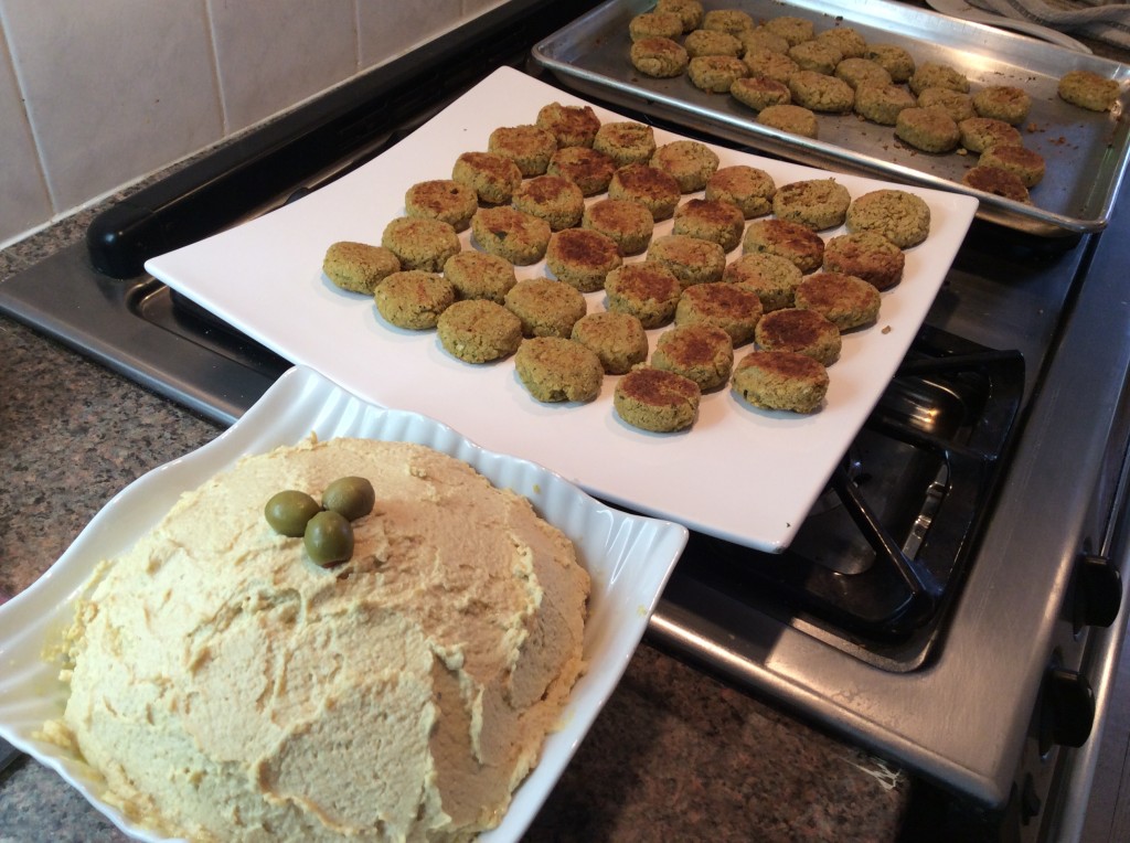 lunch falafels and hummus
